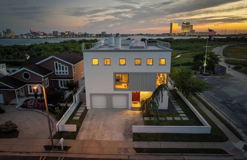 Southend House | Oceanfront Retreat/Stunning Views, Pool & Luxury