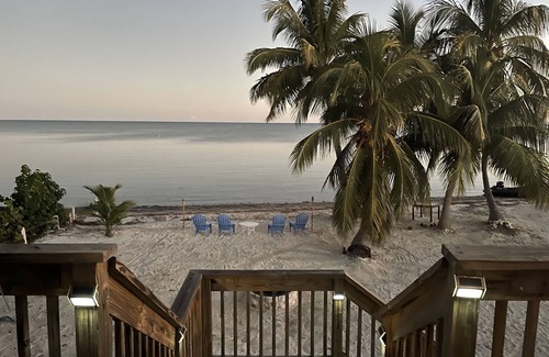 Marathon Apartment | Oceanfront Sandy Beach Vacation Rental Unit 1