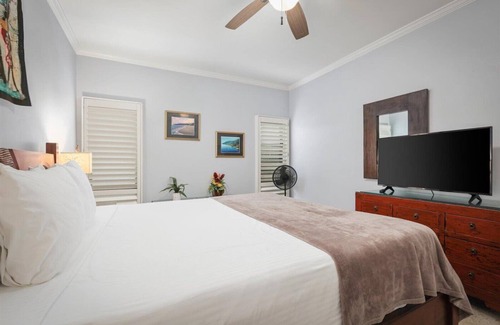 Wailua Condo | Oceanfront, steps to the sand at Lae Nani