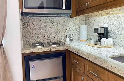 Cabo Bello Apartment | Oceanfront Suite Direct Arch View Beach Access