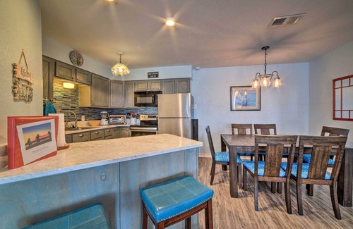 Port Aransas Condo | Oceanfront Texas Condo w/Pool: Pets Stay Free