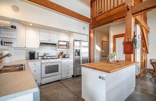 Campbell River House | Oceanfront TimberFrame Home | Pool, HotTub & Views