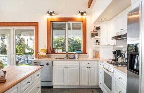 Campbell River House | Oceanfront TimberFrame Home | Pool, HotTub & Views