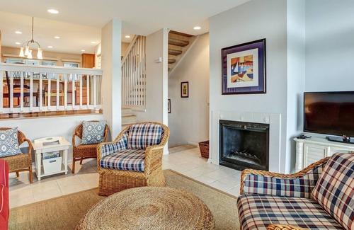 Fernandina Beach House | Oceanfront townhouse with updated kitchen Easy access to the beach; vehicles permitted on beach.