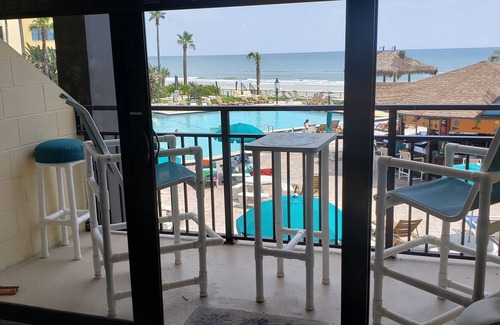 Bridgeport Heights Apartment | OCEANFRONT PROPERTY!