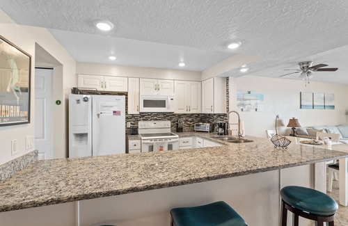 Indian Harbour Beach Condo | Oceanfront Getaway in a Cozy Town
