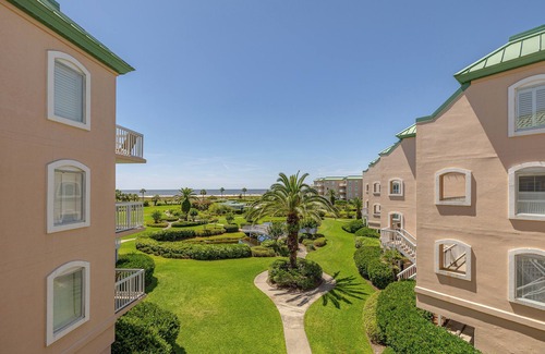 Saint Simons Island Condo | Oceanfront Complex, St Simons Grand. Pool, Hot tub, Private Beach Access