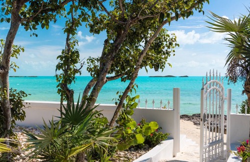 Juba Sound Villa | Oceanfront villa, private beach, kayaks! CONFIRM DATES BEFORE BOOKING
