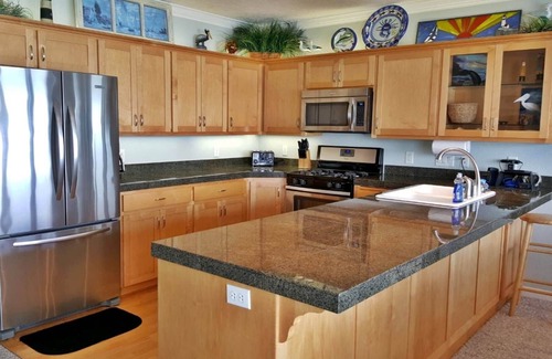 Depoe Bay Condo | Oceanfront & Whale Watching | Coastal Breakers