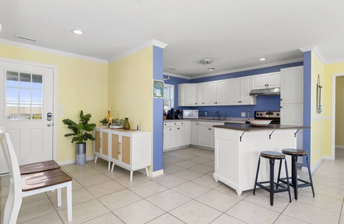 Emerald Isle House | Oceanfront with 7 Bedrooms, 2 Kitchens and 2 Living Rooms