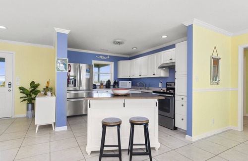 Emerald Isle House | Oceanfront with 7 Bedrooms, 2 Kitchens and 2 Living Rooms