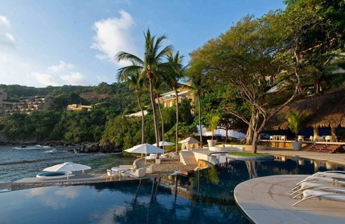 Ixtapa Apartment | Oceanfront with private infinity pool at Finestre Gated Community (24/7 security)
