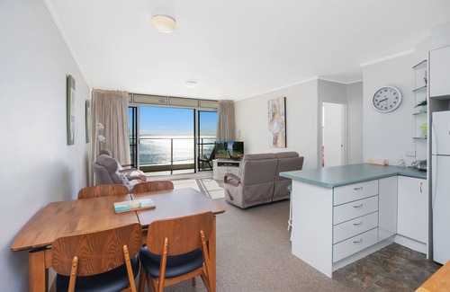 Forster Apartment | Oceanic 27: 2 BR, 1 BA Apartment in Forster, Sleeps 4