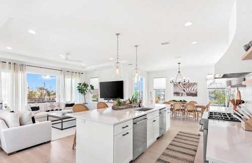 St. Augustine House | Oceans 11–Huge Ocean Views, Pool & Steps to Beach