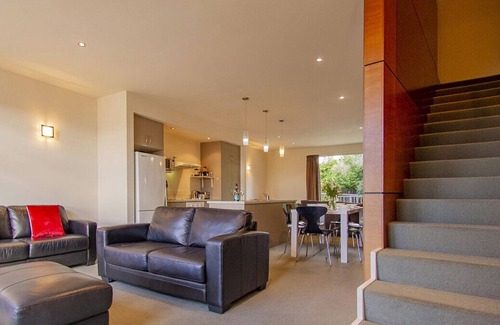 Whitianga Cottage | Oceans on Eyre - Buffalo Beach Holiday Apartment