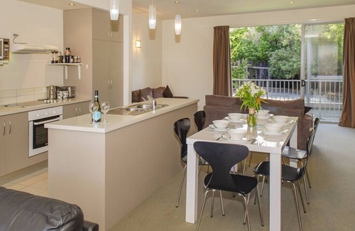 Whitianga Cottage | Oceans on Eyre - Buffalo Beach Holiday Apartment