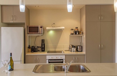 Whitianga Cottage | Oceans on Eyre - Buffalo Beach Holiday Apartment