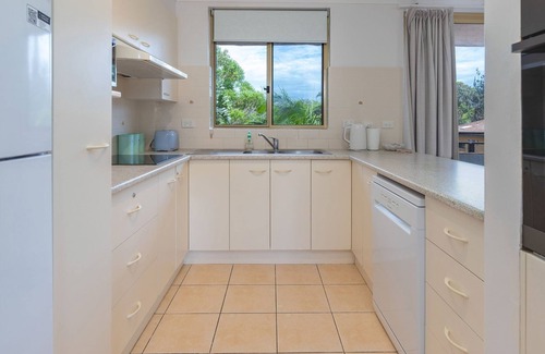 Boomerang Beach Apartment | Oceanside 007 with beautiful oceans views and your own entertaining space