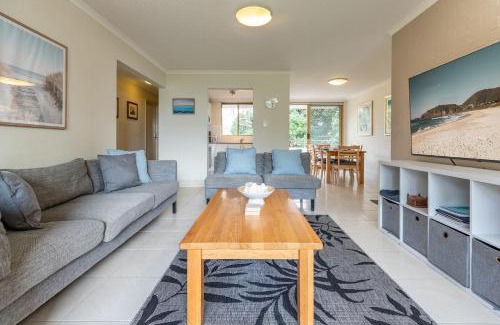 Boomerang Beach Apartment | Oceanside 17 Breezes
