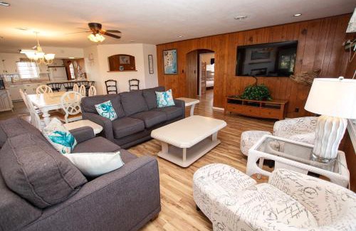 South Nags Head House | Oceanside, 400 ft to Beach access, screened porch, SNH416, Ocean Adventure