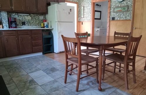East Machias House | OCEANSIDE AT THE KATIE DOVE BEACH FARM ON HOLMES BAY