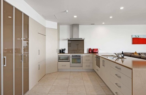 Mount Maunganui Apartment | Oceanside Bliss Absolute Beachfront Stunning Views