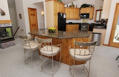Ocean Hill House | Oceanside, Close to Beach, Priv Pool, Rec Rm, OH57, Sea-Crets