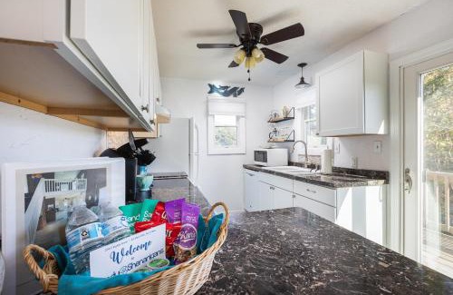 Kill Devil Hills House | Oceanside Cottage -3BDR 2BA-Walk to Beach!