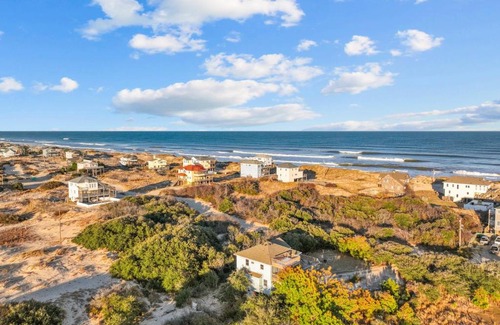 Corolla House | Oceanside, Ocean View, Pets Welcome, Wild Horses! 4x1620, Sunshine Day