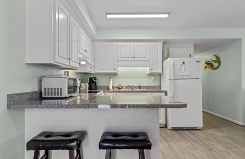 Atlantic Beach Condo | Oceanside/Pet Friendly Condo-Boardwalk Shores D
