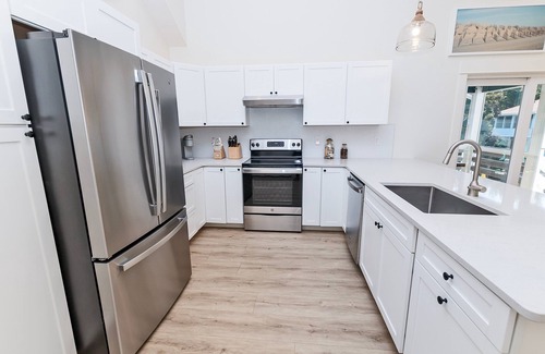 Duck House | Oceanside- Private Pool, Dogs Welcome-OD2, Sea Dog Escape