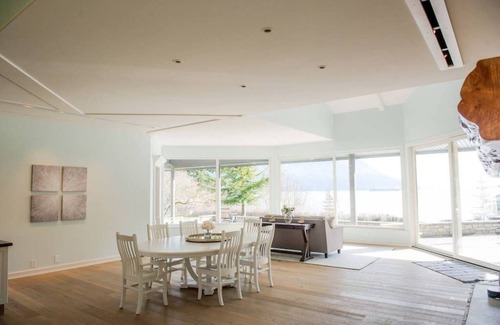 Cobble Hill Villa | Oceanside Villa l Beach Access l HotTub I Sleep 16