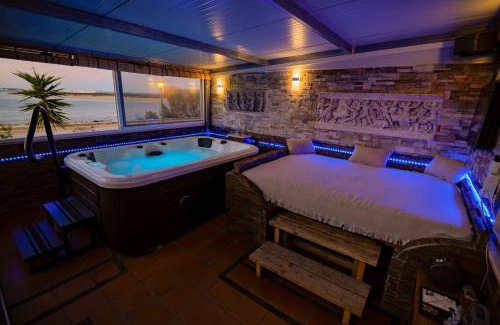 Barriada del Rio San Pedro Apartment | Oceanum Visum Spa Deluxe
