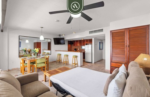 Los Ramblases Apartment | Oceanview 1 BR Condo - Pool - Cleaning Included