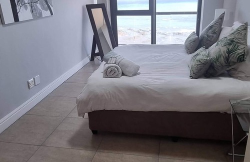 Strand Apartment | Oceanview 1002 Strand