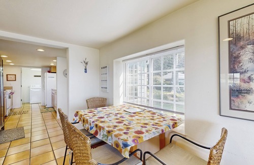 Oceanside Apartment | Oceanview Escape with Sweeping Views and Easy Beach Access