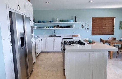 El Tezal Apartment | Oceanview Gated Condo with Pool, Gym & Terrace