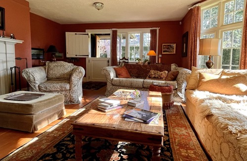 Regional District of Nanaimo House | Oceanview home - 2 min walk to the beach!