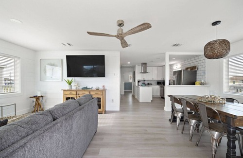 Galveston House | Oceanview Home & Game Room, Steps to Beach