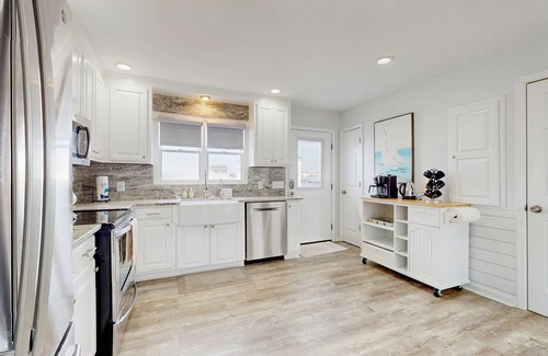 Holden Beach House | Oceanview home with hot tub, boat dock and direct canal access
