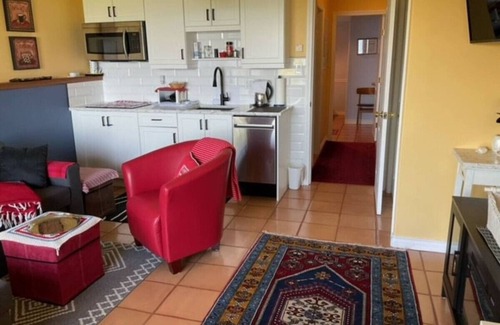 Regional District of Nanaimo Apartment | Oceanview Orca view Suite