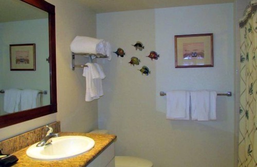 Wailua Condo | Oceanview Top Floor Studio | Islander on the Beach 361