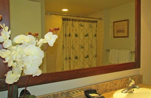 Wailua Condo | Oceanview Top Floor Studio | Islander on the Beach 361