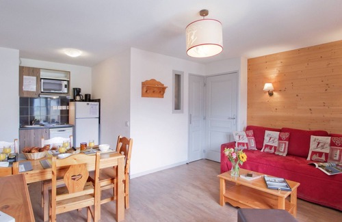 Les Deux Alpes Apartment | Odalys Référence L'Ours Blanc by Interhome
