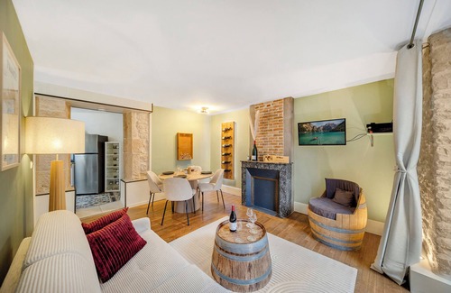 Dijon Centre Ville Apartment | Oenosuite - Charm & Wine in the heart of Paris