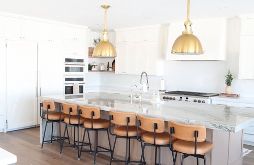 Ogden House | ♥️ of Huntsville/Brand new large home on lake/Minutes from Snow Basin/Hot tub