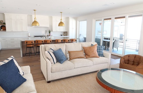 Ogden House | ♥️ of Huntsville/Brand new large home on lake/Minutes from Snow Basin/Hot tub