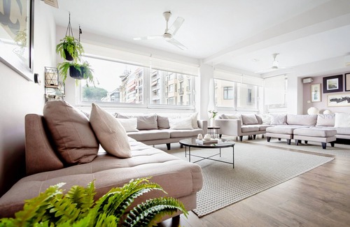 San Sebastian Centro Apartment | ❤ of San Sebastian | Walk Score 99 | 3 Baths
