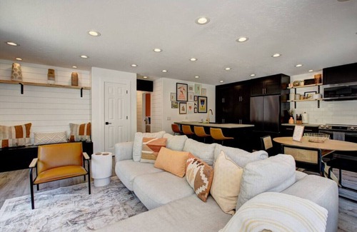 Southeast Boise House | Off-Broadway - Modern w/outdoor oasis of fun