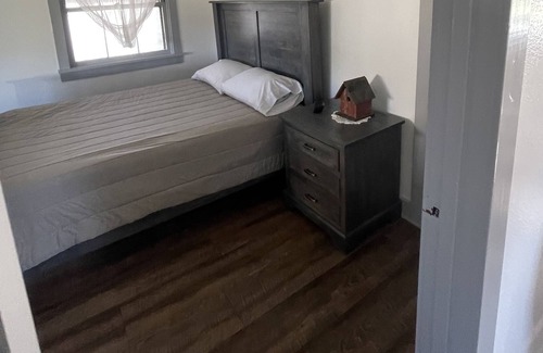 Topeka House | Off grid, quaint home, barn and pasture in center of Amish County